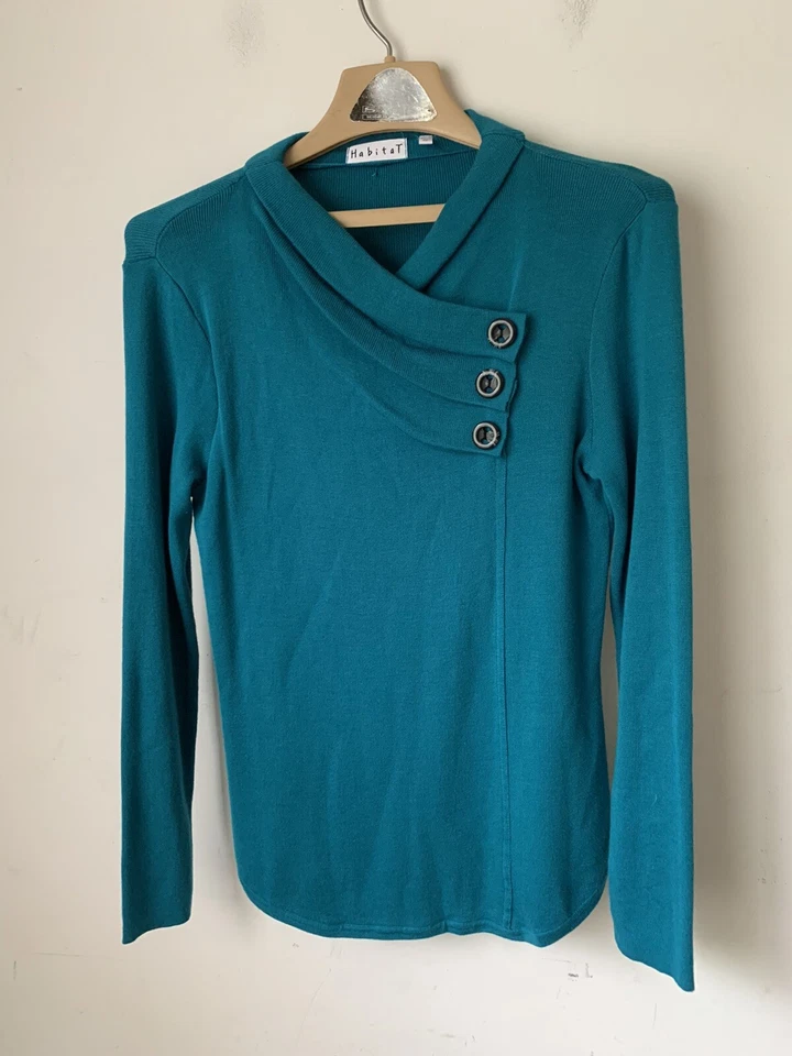 Suéter Habitat para mujer XS verde azulado botón asimétrico elástico mínimo primavera acanalado Foto 2 de 4