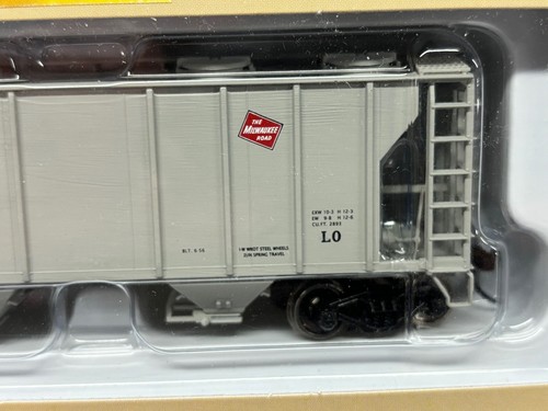 Walthers HO Milwaukee Road PS-2 2893 Cu Ft Covered Hopper #98047. 932-7957. New! - Picture 4 of 5