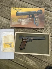 Vintage Daisy Power Line 780 .22 Cal Co2 Pellet Pistol in  box / EXCELLENT