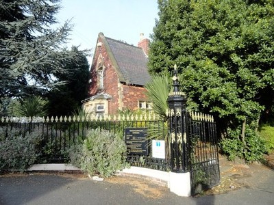 Photo 12x8 Entrance lodge at Bishopwearmouth cemetery Sunderland/NZ3957 V c2016