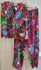 VINTAGE NWT Victoria's Secret Gold Label Pajama Lounge Set Size Small Floral