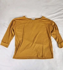 Set The Stage Top L Women’s Mustard Yellow Ribbed 3/4 Sleeve Shirt