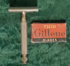 VTG 1940s-50s Gillette Silver "Tech" Ball End 3-Piece Safety Razor & Blades - VG