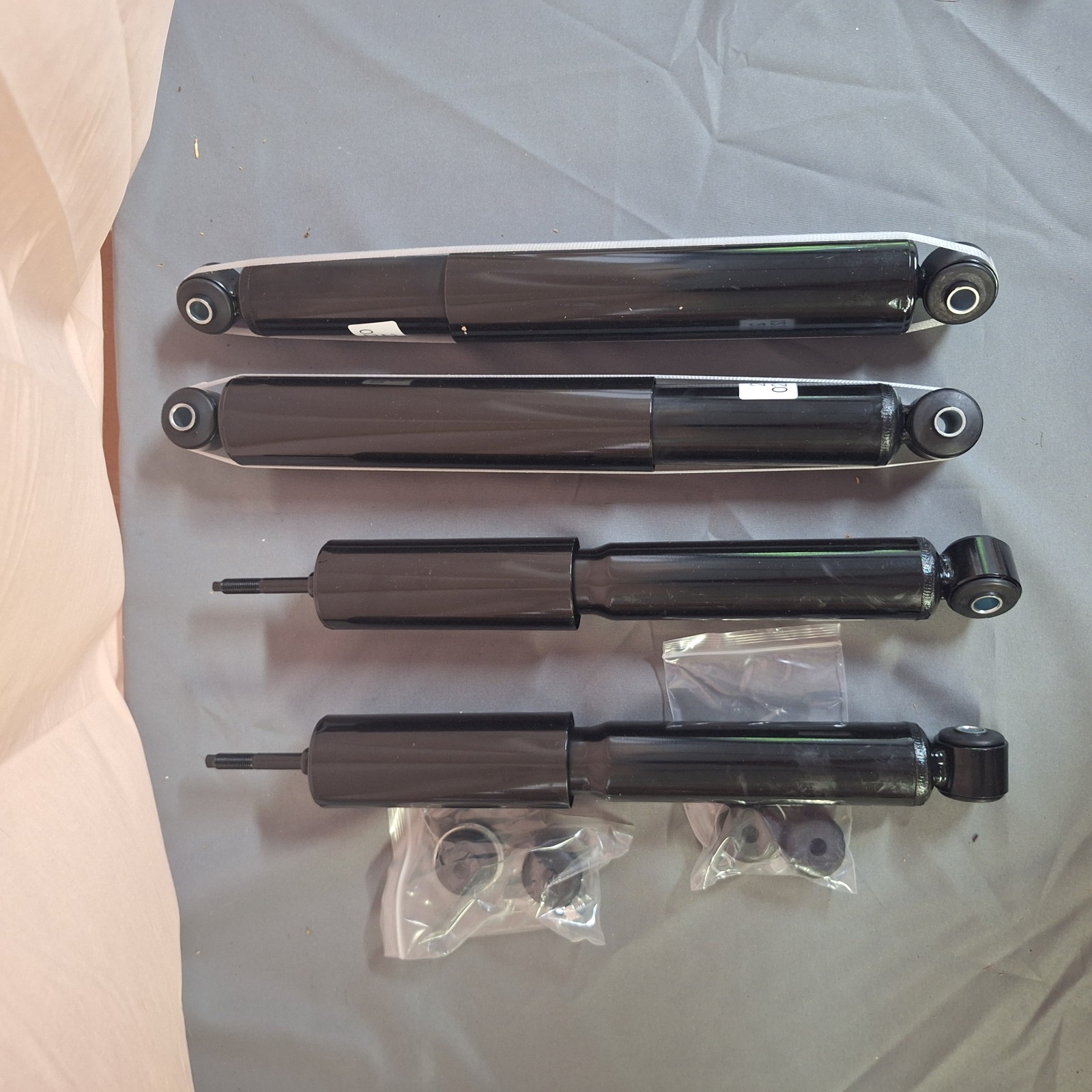 4x Front+Rear Shock Absorbers Assembly For 97-04 Dodge Dakota 98-03 Durango 4WD