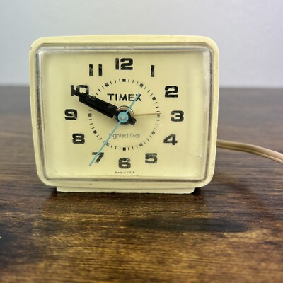 Vtg Timex Bedside Ivory Plastic Alarm Clock 1970s model 7373-4A