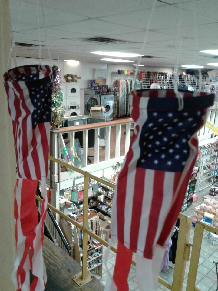 2 Small USA American Windsocks US Fourth July Patriotic Wind Sock Bag Flag Decor - Image 3 of 4