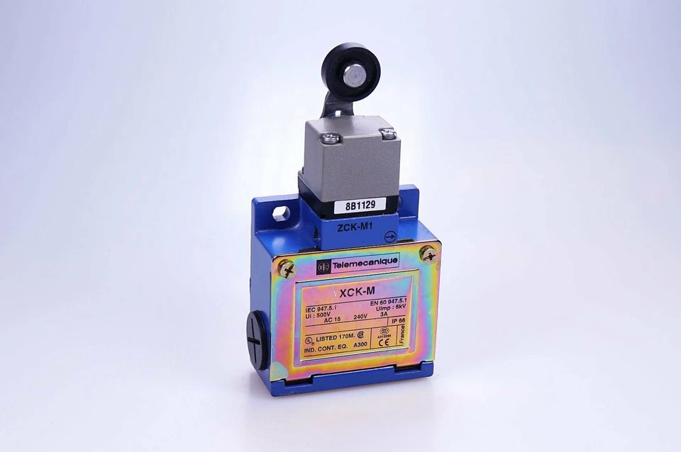 Telemecanique ZCKM1 + ZCKD15 + ZCK-Y15 Positionsschalter