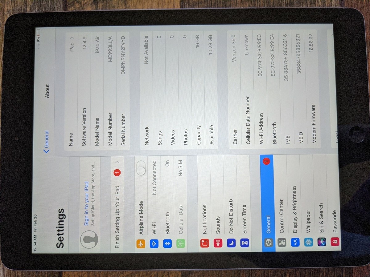 Apple iPad Air 1st Gen. A1475 16GB, Wi-Fi + Cellular, 9.7in, Space