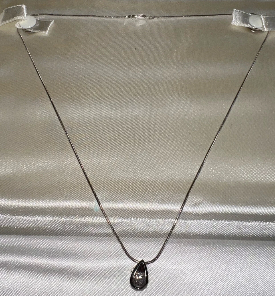 Kay jewelers hotsell single diamond necklace