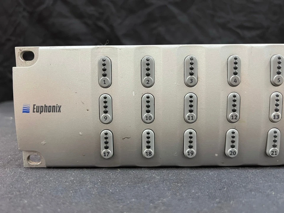 EUPHONIX MD 704 MADI TO AES CONVERTOR - Image 4 of 4