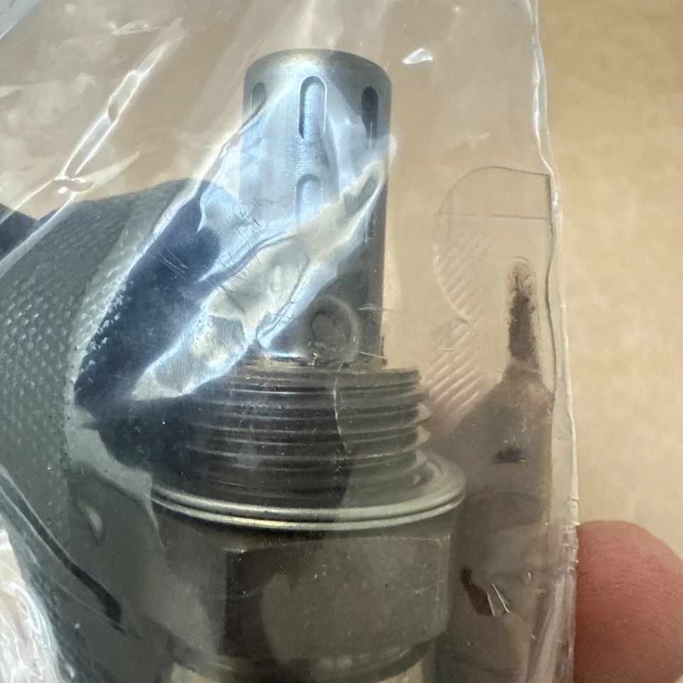 Sensor de oxígeno Bosch 15506 para Dodge Ram 1500 Durango Dakota 2004-06 aguas abajo Foto 3 de 4