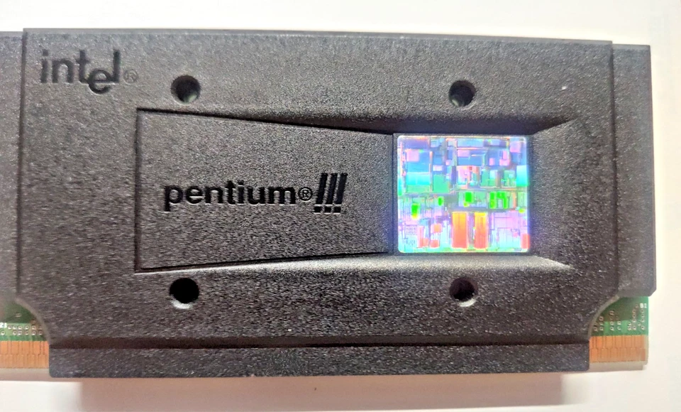 CPU Intel Pentium III SLOT 1 - Immagine 2 di 4