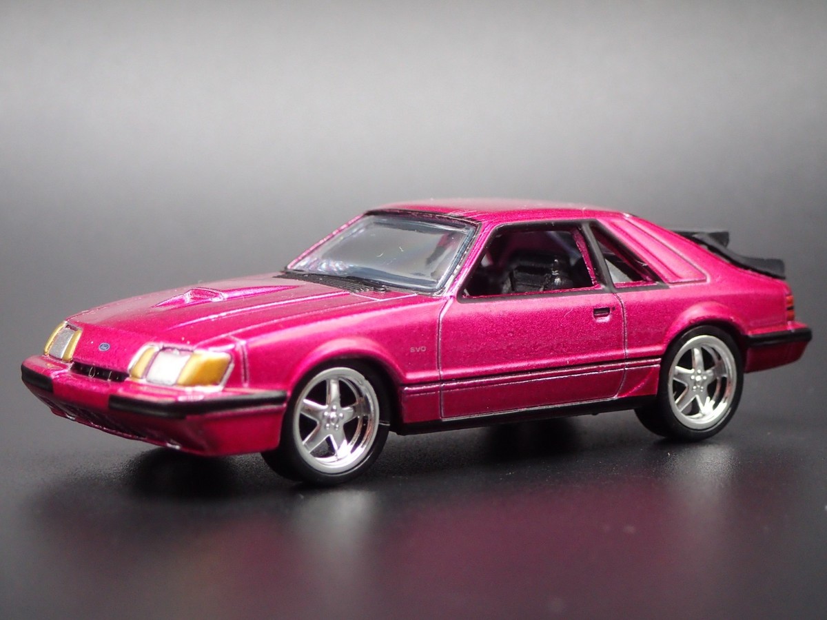 1985 85 FORD MUSTANG SVO FOX BODY PINK 1:64 SCALE DIORAMA DIECAST