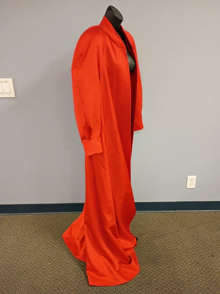Abrigo de Colección Victor Costa For Saks Fifth Avenue Rojo Satinado Ópera Talla Grande Foto 3 de 4