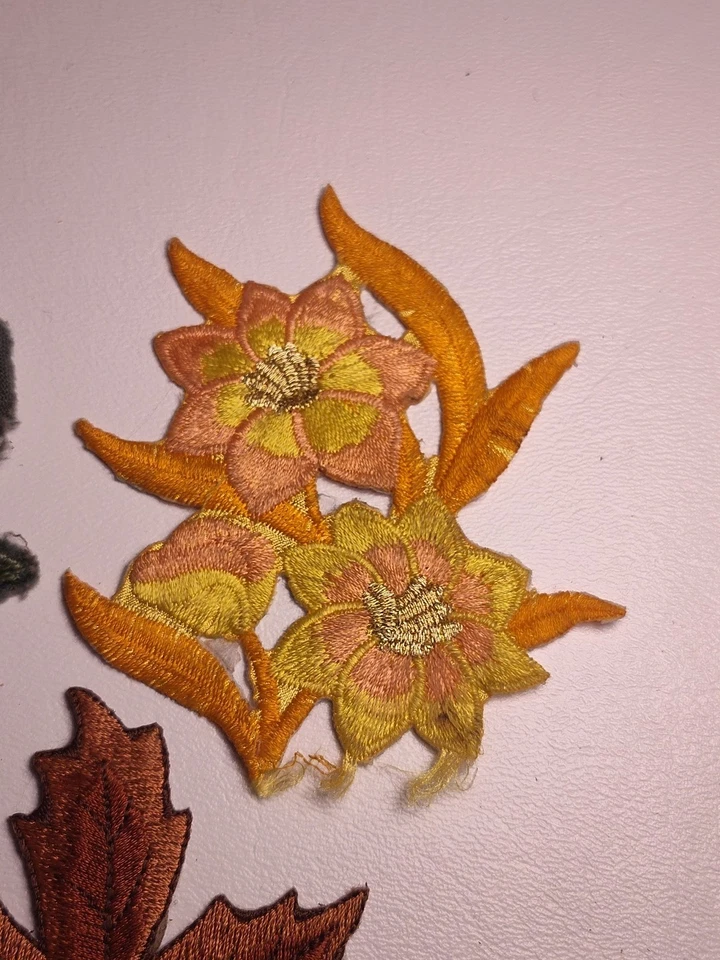 LOT OF 3: Vintage 70s Floral Patches - Image 3 of 4