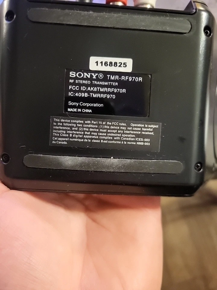 Sony Rf Stereo Transmitter Tmr-rf970r - Image 2 of 4