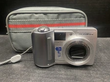 Olympus CAMEDIA C-5500 Sport Zoom 5.1MP Digital Camera - Silver