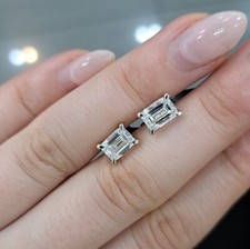 IGI 2.00Ct D/VS Lab Grown Emerald Diamond Stud Earrings In Platinum