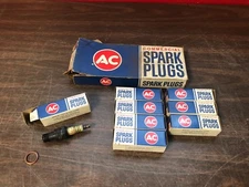 8 NOS AC C44N FIRE RING SPARK PLUGS GM 5612791 818 
