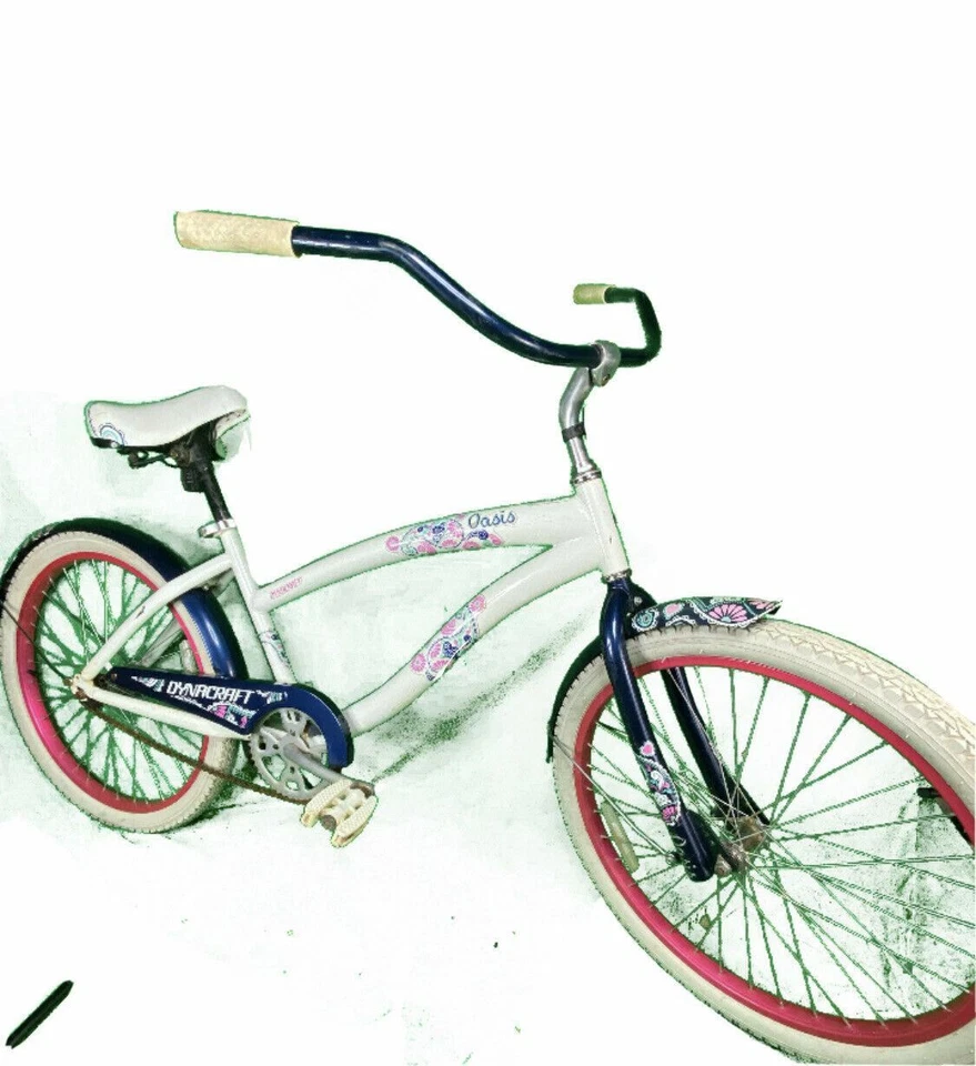 Dynacraft Osasis 24" Cruiser Single Speed Bike w/ Rear Rack (White/Blue) - Image 3 of 4