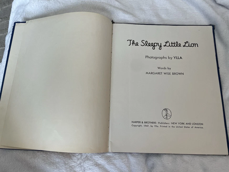 THE SLEEPY LITTLE LION - ORIGINAL (1947, by Margaret Wise Brown, photos by Ylla) - Imagem 2 de 3