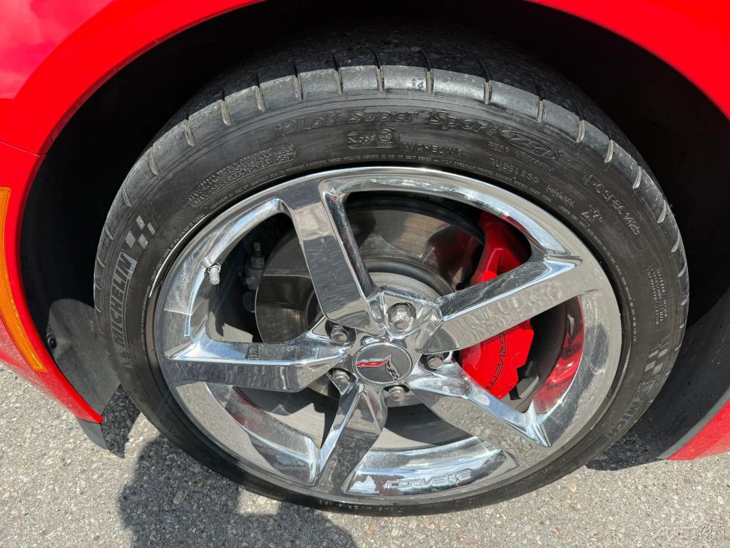 2015 Red Chevrolet Corvette Stingray 1LT | C7 Corvette Photo 9