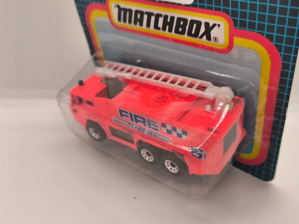 FIRE AIRPORT FIRE SERVICE NEONROT MATCHBOX SUPERFAST MB24 VON 1991 OVP BOX - Bild 2 von 4