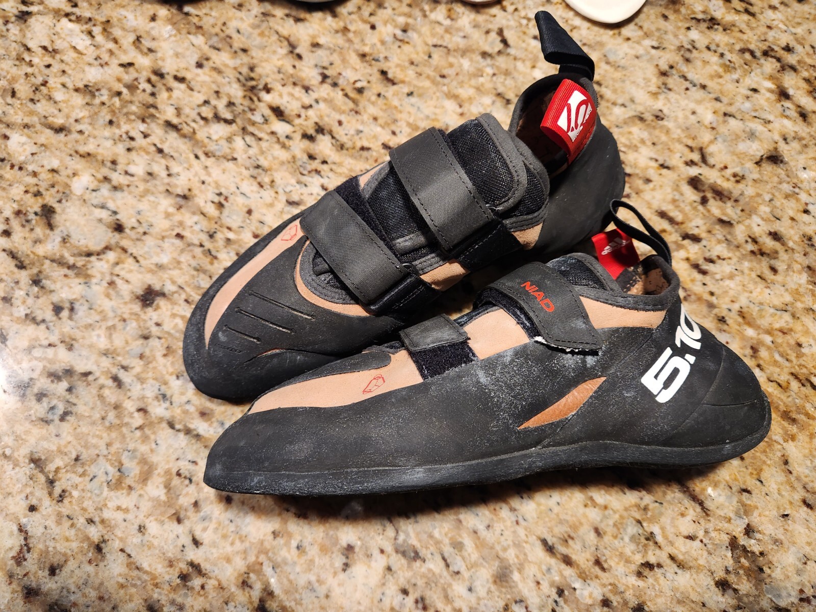 EE. UU. Talla 11.5 - Adidas Marrón Cinco Diez NIAD VCS Zapatos de Escalada