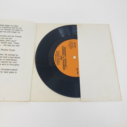 VINTAGE 1980 STRAWBERRY SHORTCAKE LAND ADVENTURE TALKING STORY BOOK W RECORD  - Bild 8 von 9