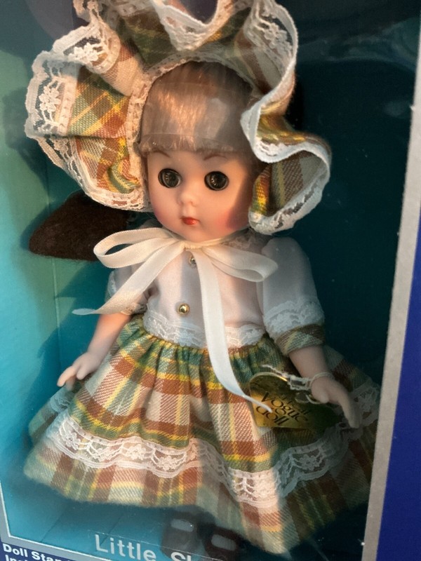1986 Ginny 8" Posable Vinyl Doll - Little Shopper (70034) Vogue Dolls