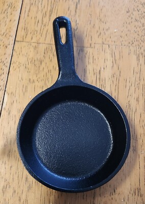 NEW SMALL 4'' Mini Cast Iron Skillet for Frying Baking Oven Decorative