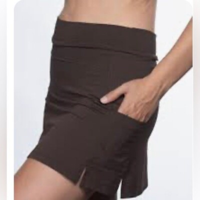 EIS NWT Walk About Athletic Skort in solid Java Chocolate Brown UPF 50+ medium
