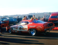 Tom "Mongoose" McEwen 1970 "Hot Wheels" Plymouth Duster Funny Car PHOTO! #(11b)