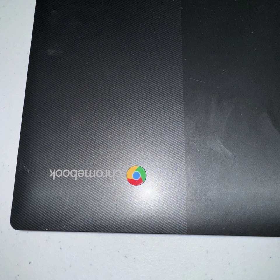 Lenovo IdeaPad 3 64GB Chromebook 82BA0003US 11.6" Celeron N4020 Dual-Core - Image 2 of 4