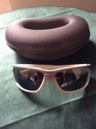 Arnette Peril 4131-2009/6G 3N Sonnenbrille grau & weiß