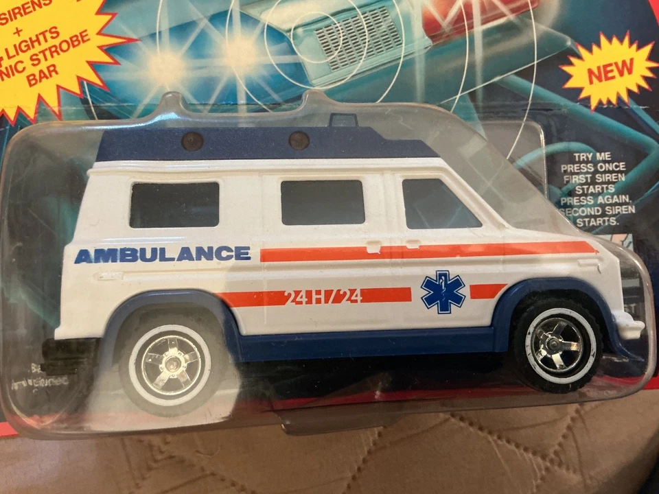 MAJORETTE AMBULANCIA serie 3300 diecast NUEVO Foto 2 de 4