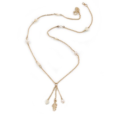 Zarte weiße Acryl Perlen goldfarbene Kette Halskette mit Quaste - 50 cm L