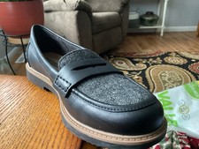 Clark  s Collection Woman  s Size 6 Raisie Electable Penny Loafers Leather/ Cloth