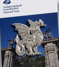 National Trust  Powis castle WYVERN   Silver coloured New Pin Badge