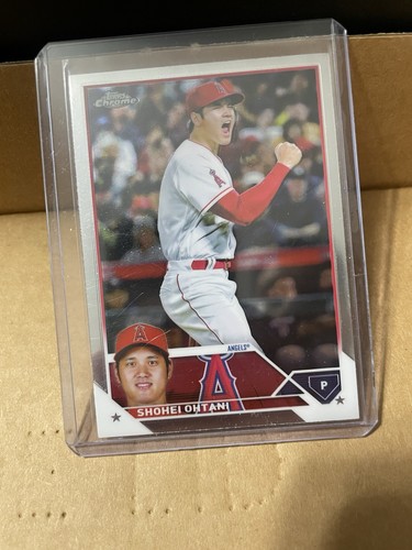 Shohei Ohtani [Refractor] #17 2023 Topps Chrome card