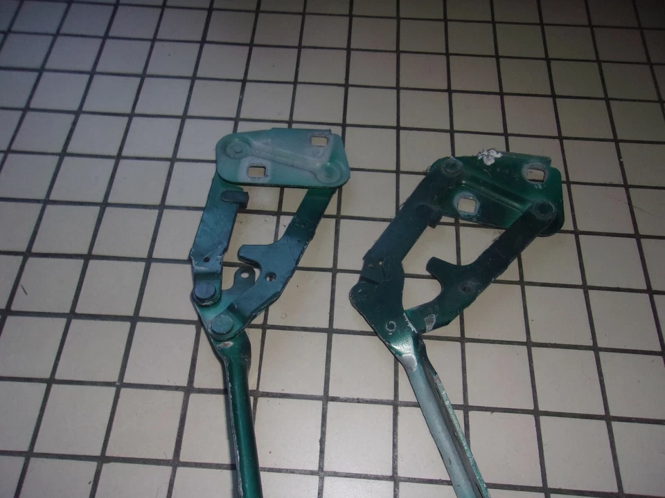 Peugeot 406 2002 Conduite à gauche Break avant Capot Coffre Paire de Charnières - Photo 1/1