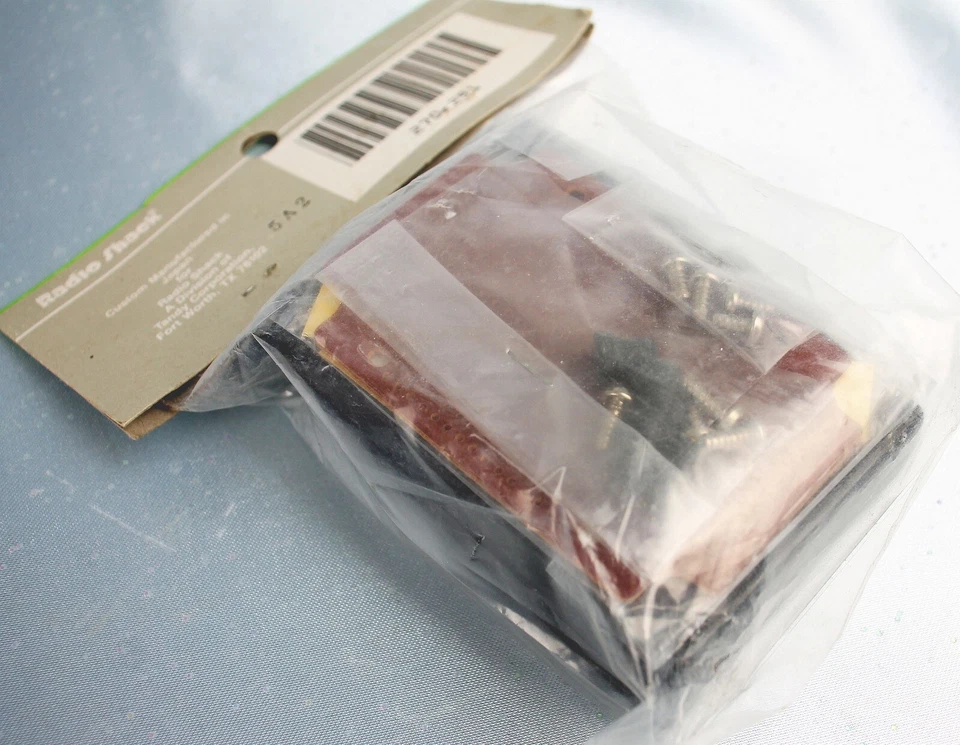 RADIO SHACK "PERFBOX" 270-291 CAJA DE PROYECTO CON PLACA DE PC Y HERRAJES ~ ¡NUEVO! Foto 4 de 4