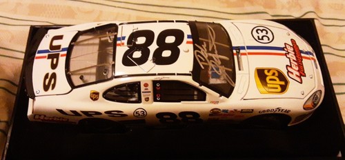 Dale Jarrett Autographed 1:24 2005 Herbie Fully Loaded 1 of 600 NASCAR - Picture 7 of 11