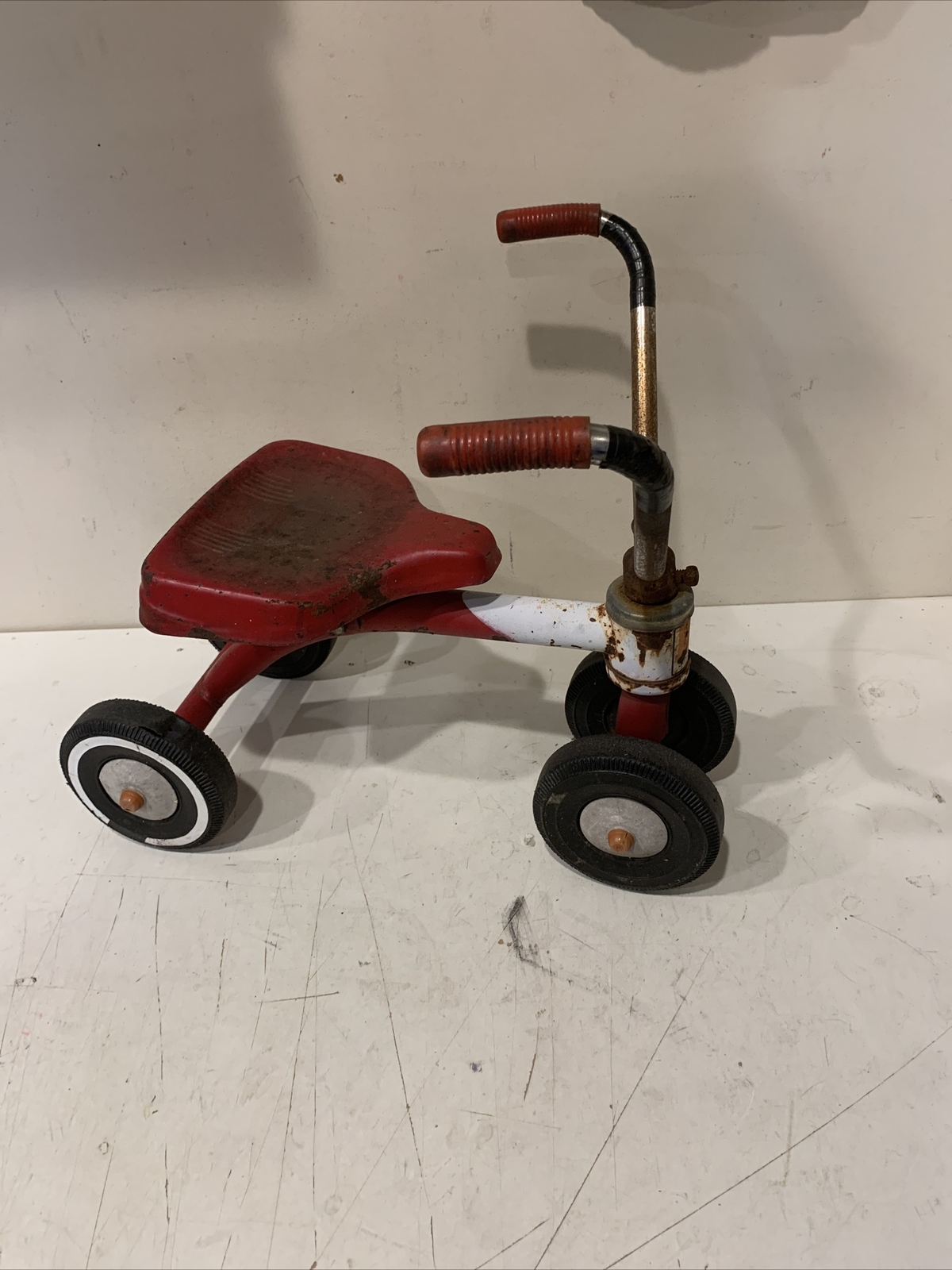 (Used) Vintage AMF Junior Tricycle Great Aerodynamic Look (39.99 USD)