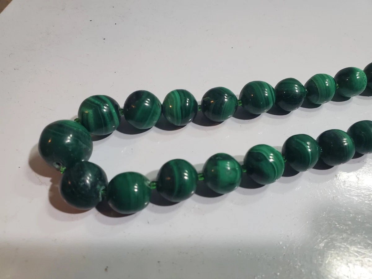 FINE VINTAGE 80s NATURAL GREEN MALACHITE BEADS NECKLACE 21