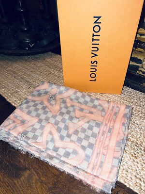 SALE❗️Louis Vuitton 淡いピンク ベージュスカーフ LOUIS VUITTON Monogram Floral Print Light Pink Square Neck
