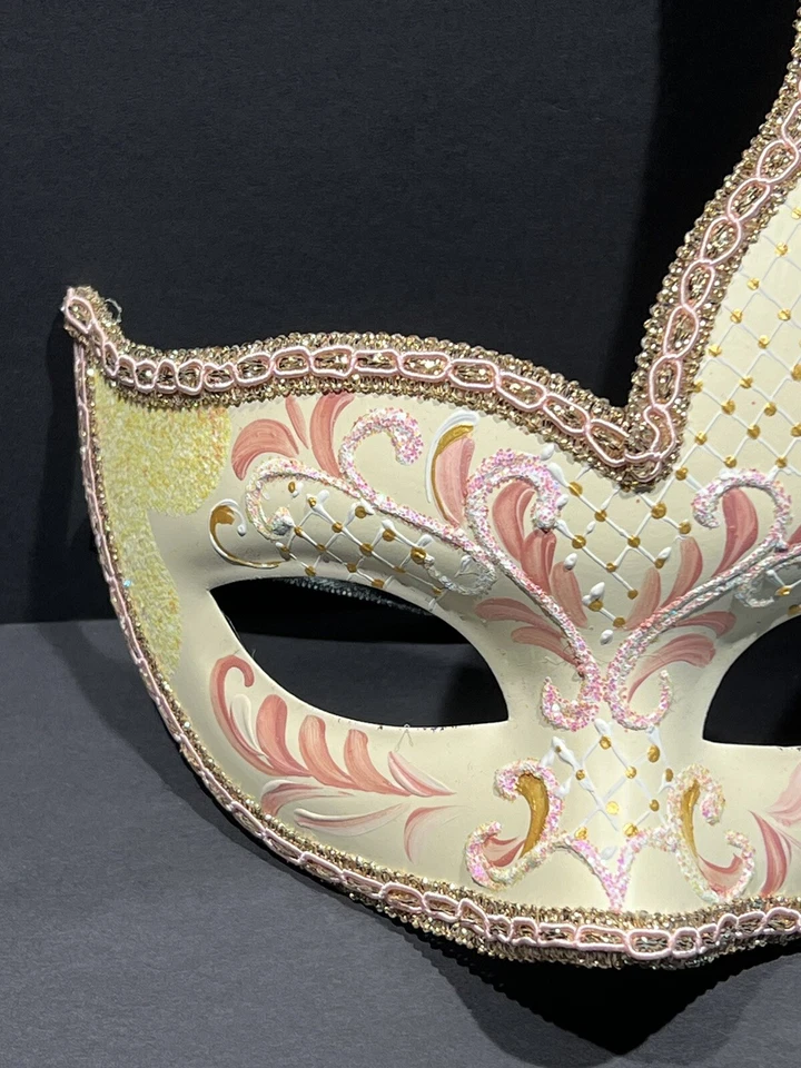 Máscara de fiesta veneciana pintada a mano vintage Pier One Imports Italia Foto 4 de 4