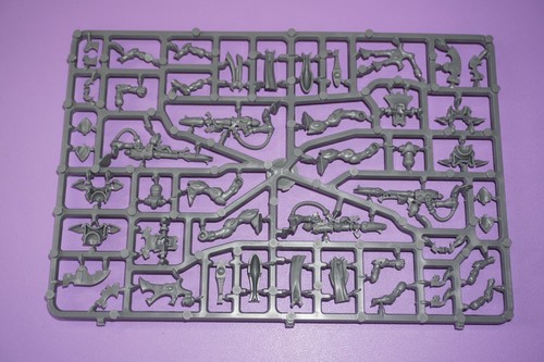 Warhammer 40k Aeldari Eldar Craftworlds Wraithguard Parts on Sprue - Picture 3 of 3