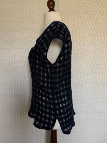 EDOA Dark Blue Gauzy Textured Woven Linen Cap Sleeve Top - V Neckline - Size M - Picture 5 of 18