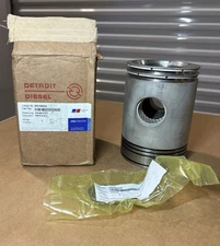 Genunie MTU Detroit Diesel 05149234 Piston Kit thumbnail 1